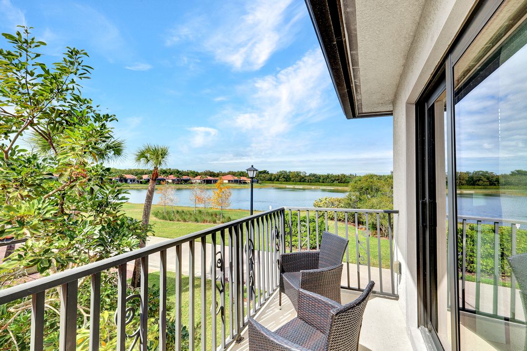 1439 Santiago Cir #2101, Naples, FL 34113