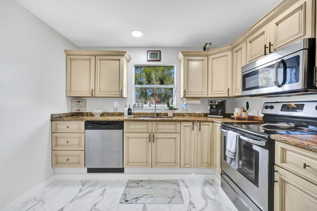 1599 Trafalgar Ln #C, Naples, FL 34116