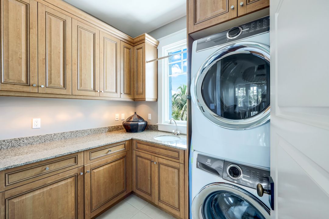 169 Conners Ave, Naples, FL 34108