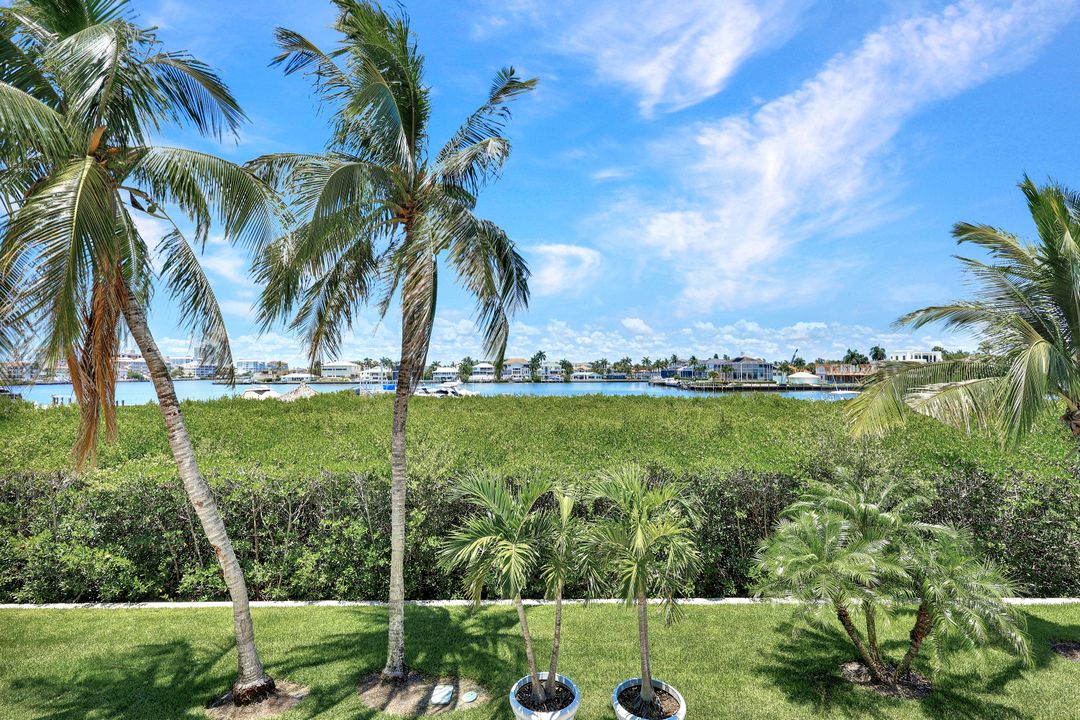 400 Flagship Dr #Cabana 107, Naples, FL 34108