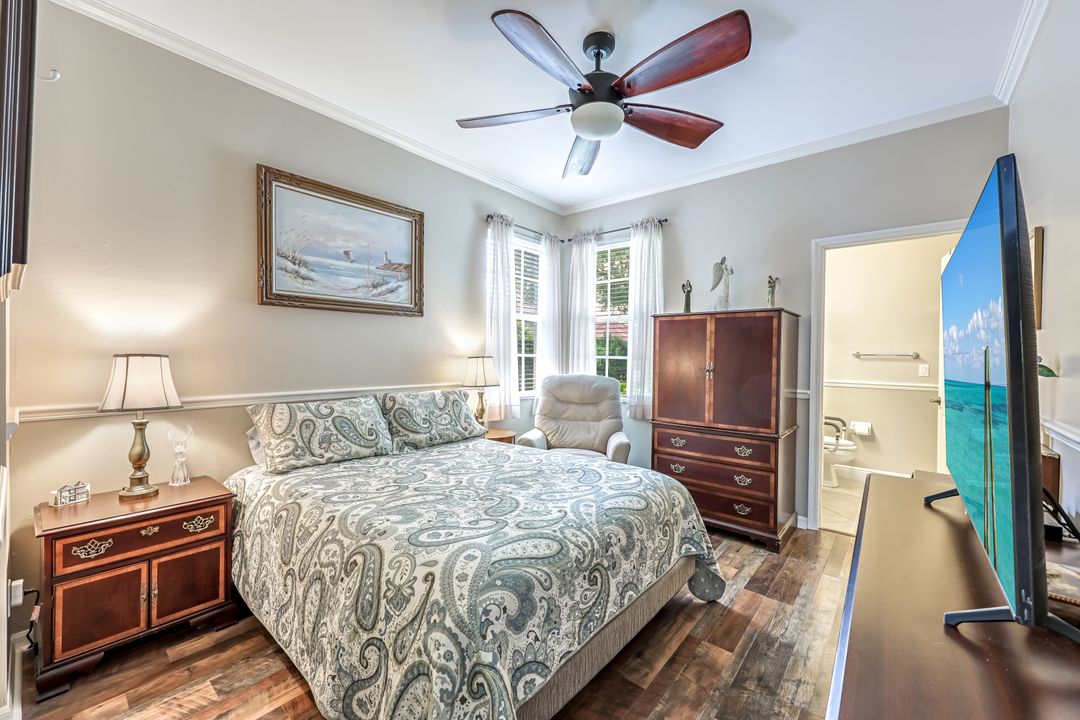 2041 Crestview Way, Naples, FL 34119