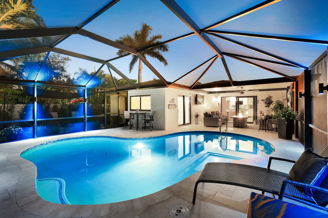 585 100th Ave N, Naples, FL 34108