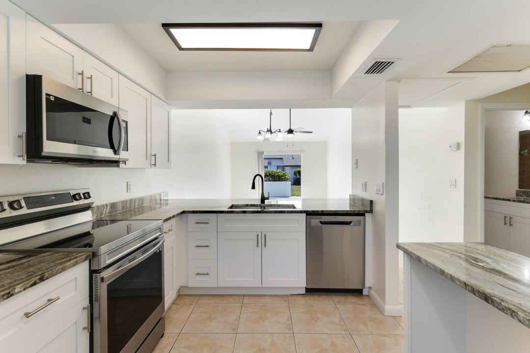 3739 SW 9th Ave #113, Cape Coral, FL 33914