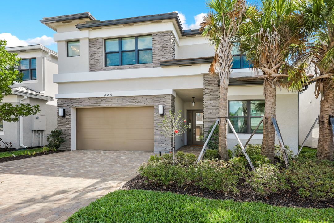 20897 Thistle Leaf Ln, Estero, FL 33928