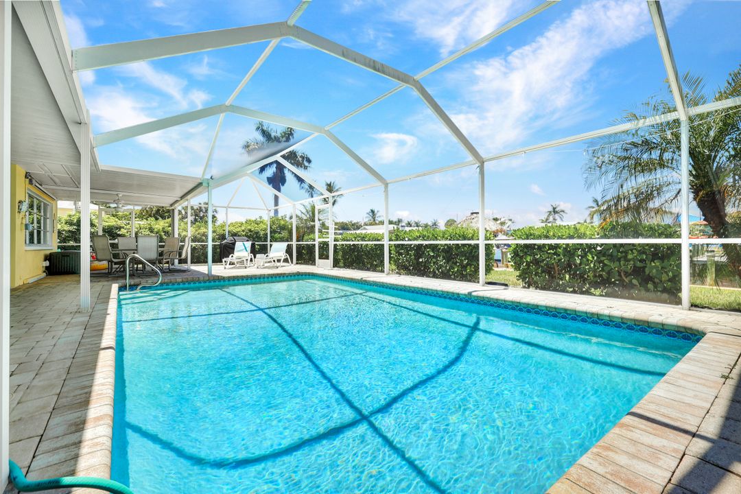 5330 Cobalt Ct, Cape Coral, FL 33904