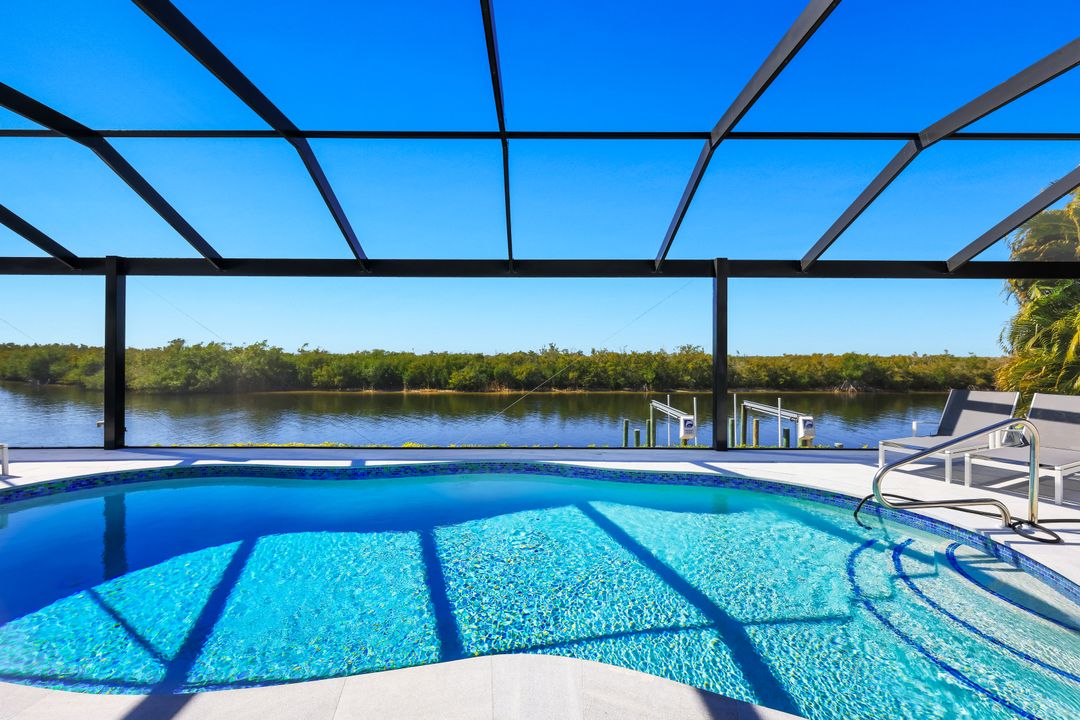 3624 Surfside Blvd, Cape Coral, FL 33914