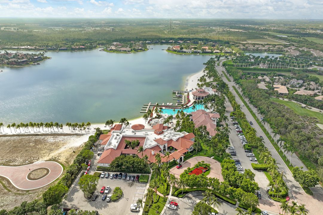 9956 St Moritz Dr, Miromar Lakes, FL 33913