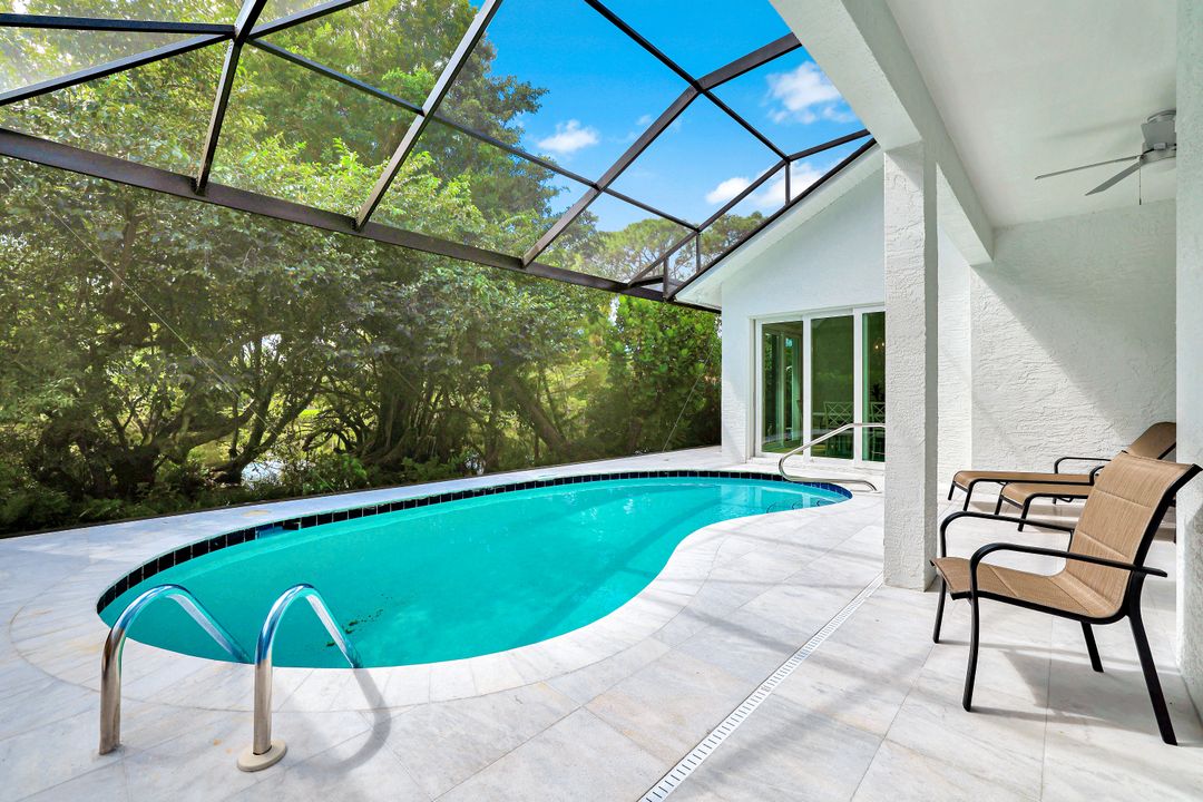 2515 Royal Palm Ct, Naples, FL 34103