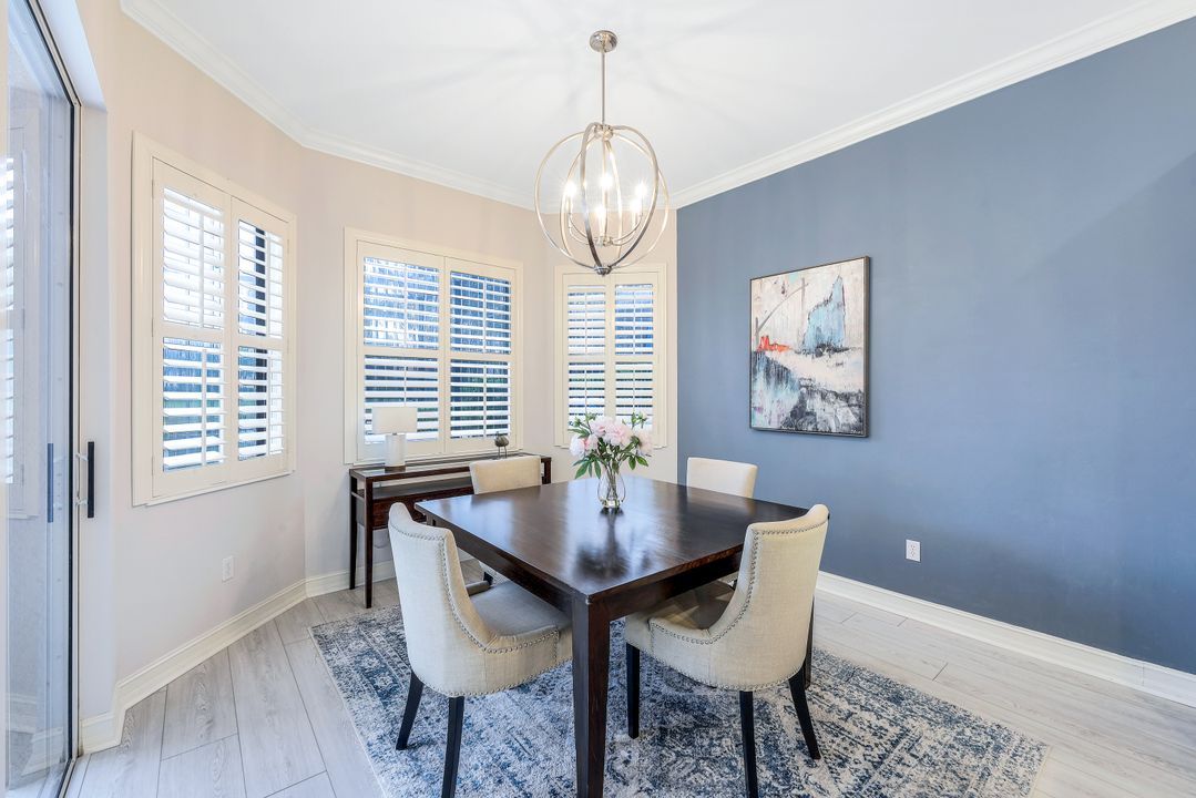 6053 Dogleg Dr, Naples, FL 34113