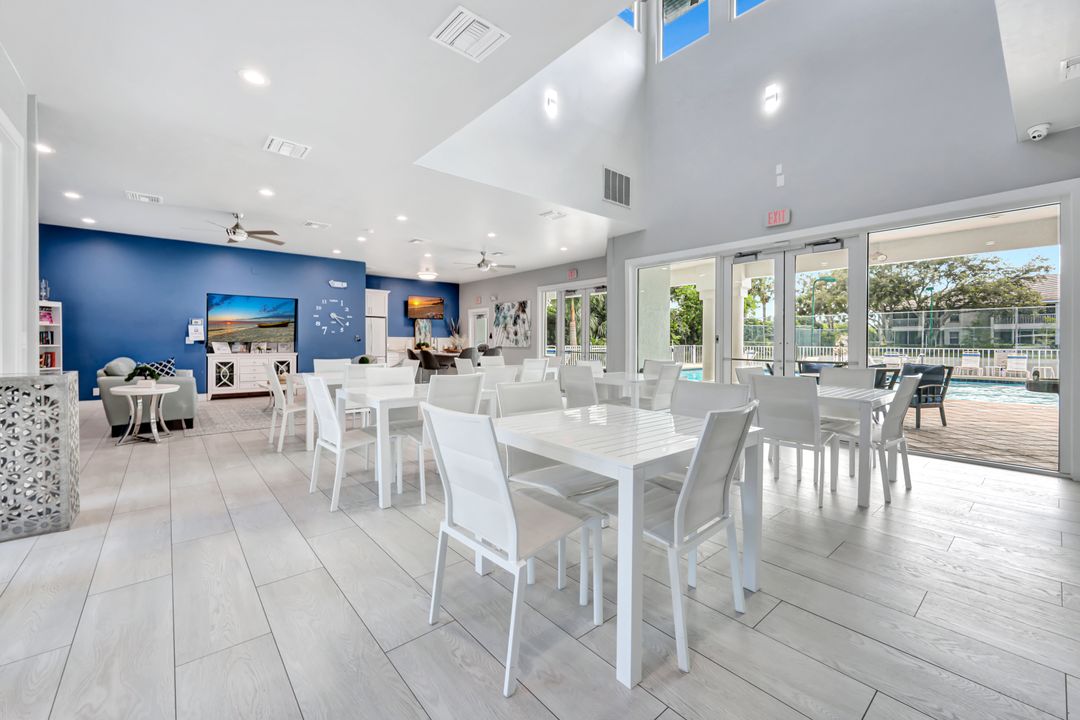 9833 Clear Lake Cir, Naples, FL 34109