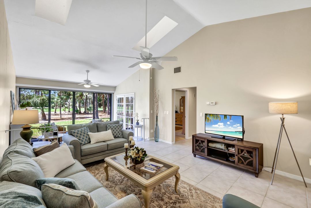 428 Kings Way, Naples, FL 34104