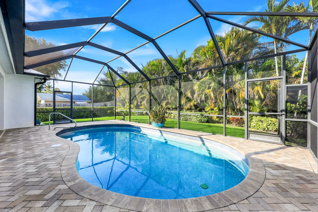 1371 Michigan Ave, Naples, FL 34103