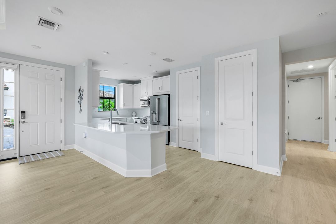 15336 Lucerna St #104, Naples, FL 34114