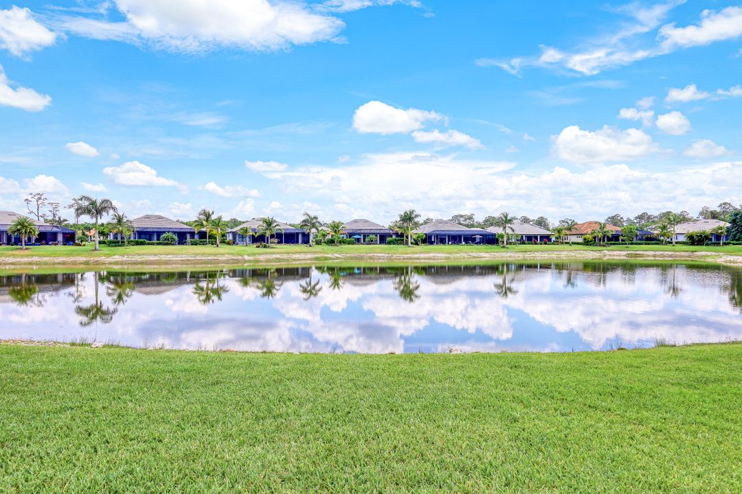 2067 Antigua Ln, Naples, FL 34120