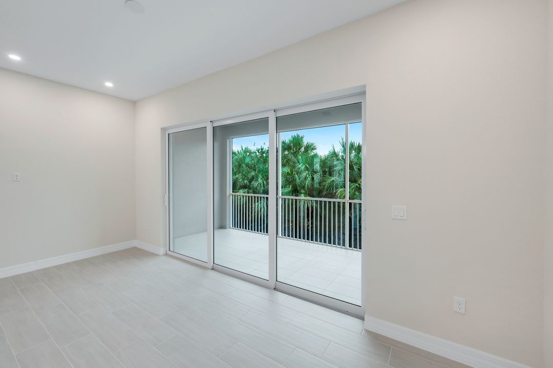 280 Antilles Wy E #101, Naples, FL 34112