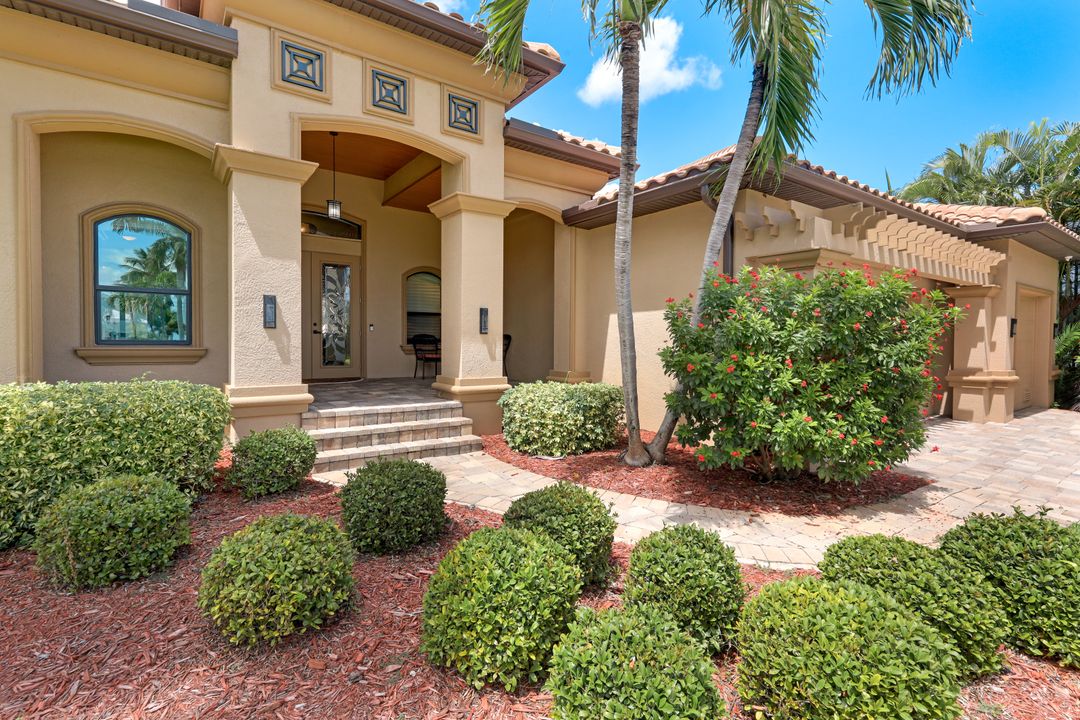 5314 Nautilus Dr, Cape Coral, FL 33904