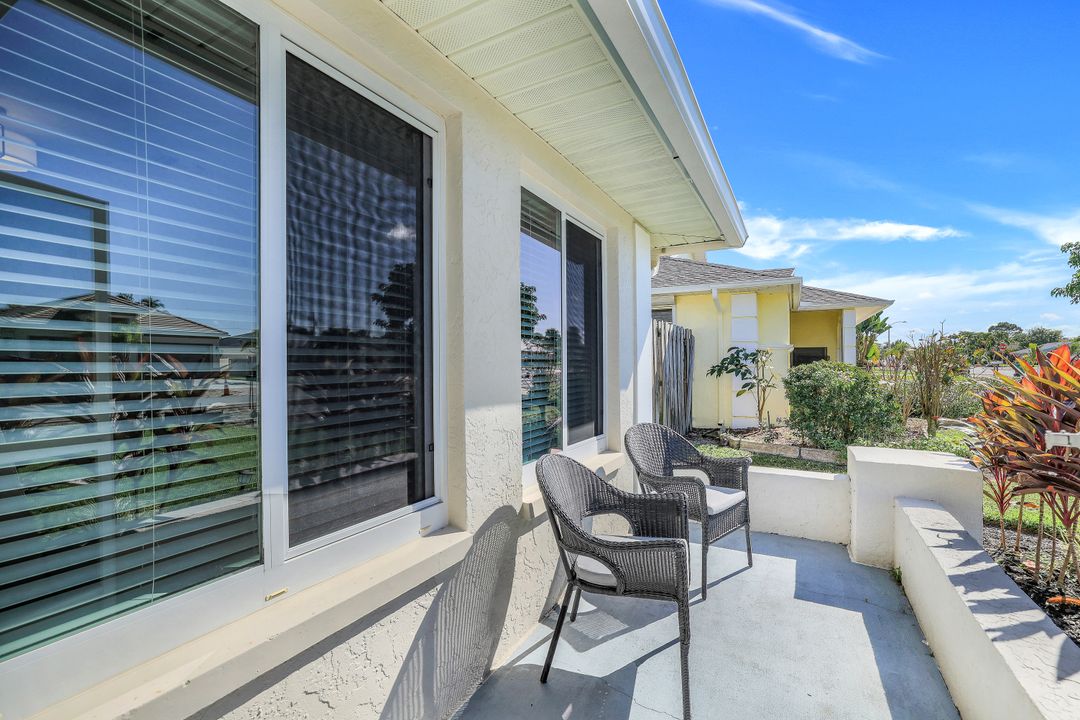 573 98th Ave N, Naples, FL 34108