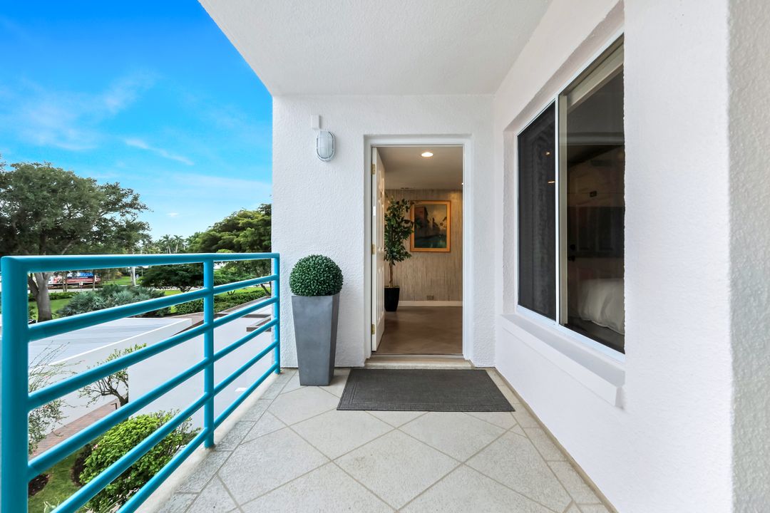 355 Park Shore Dr #1-134, Naples, FL 34103