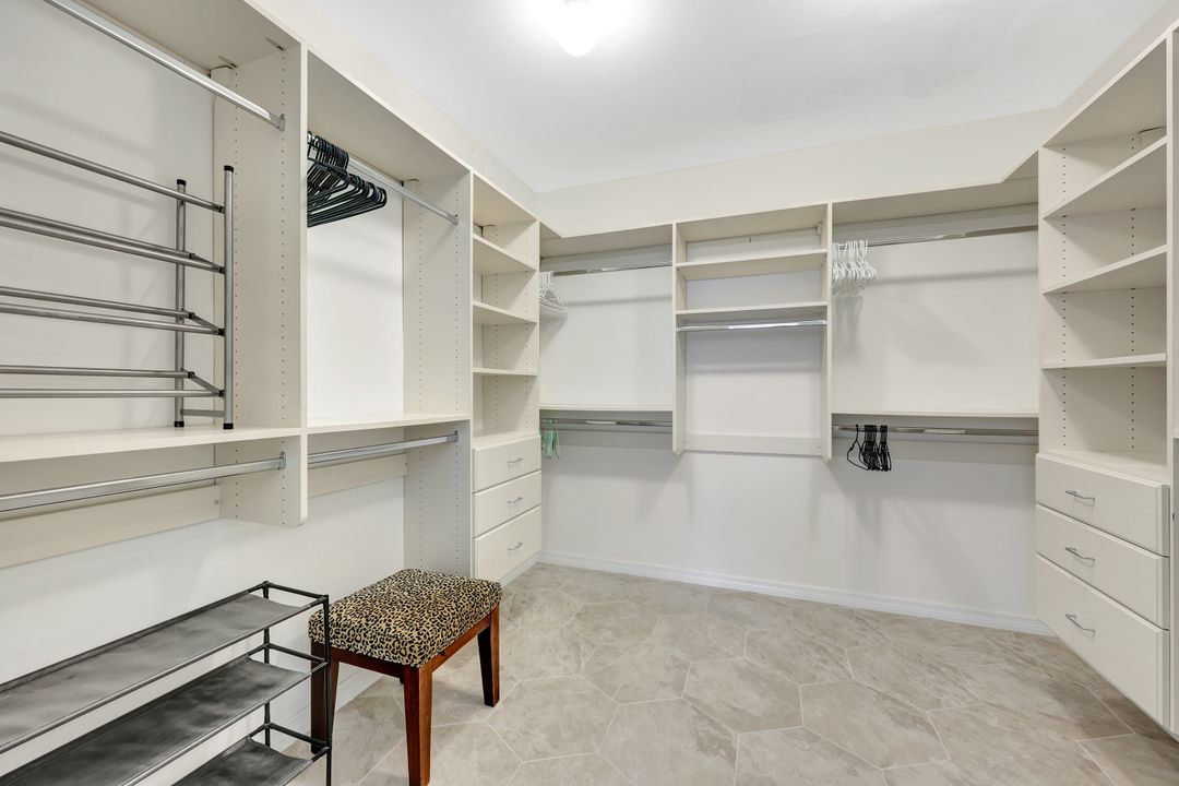 1745 Marsh Run, Naples, FL 34109