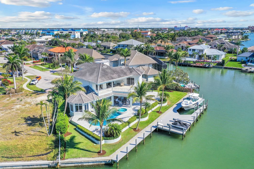 813 Magnolia Ct, Marco Island, FL 34145