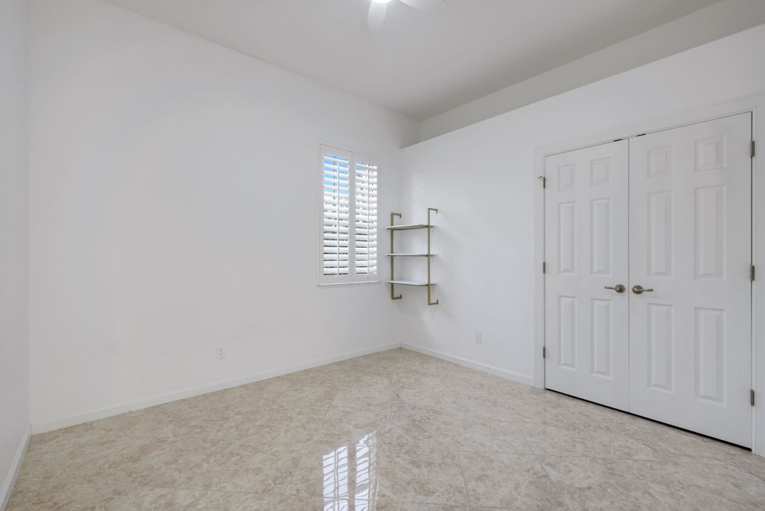 15501 Cadiz Ln, Naples, FL 34110