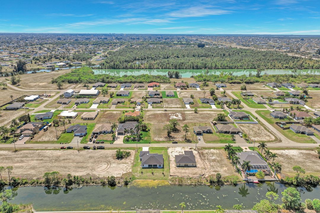 2821 NW 25th Ln, Cape Coral, FL 33993