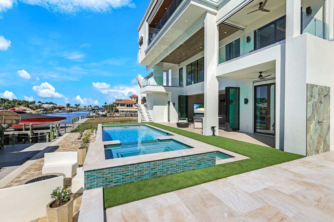 5384 Colonade Ct, Cape Coral, FL 33904