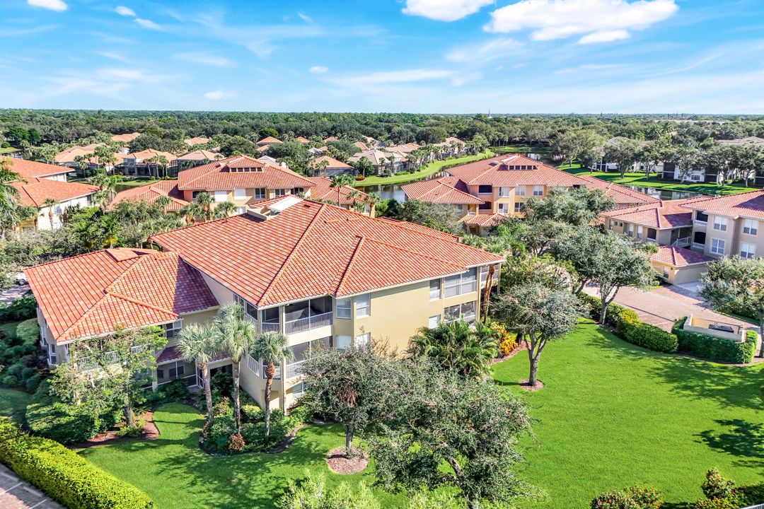 1840 Les Chateaux Blvd #4-201, Naples, FL 34109