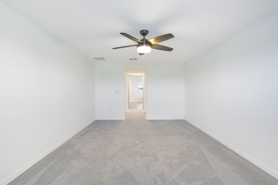 2253 Avocado Ln, Naples, FL 34120