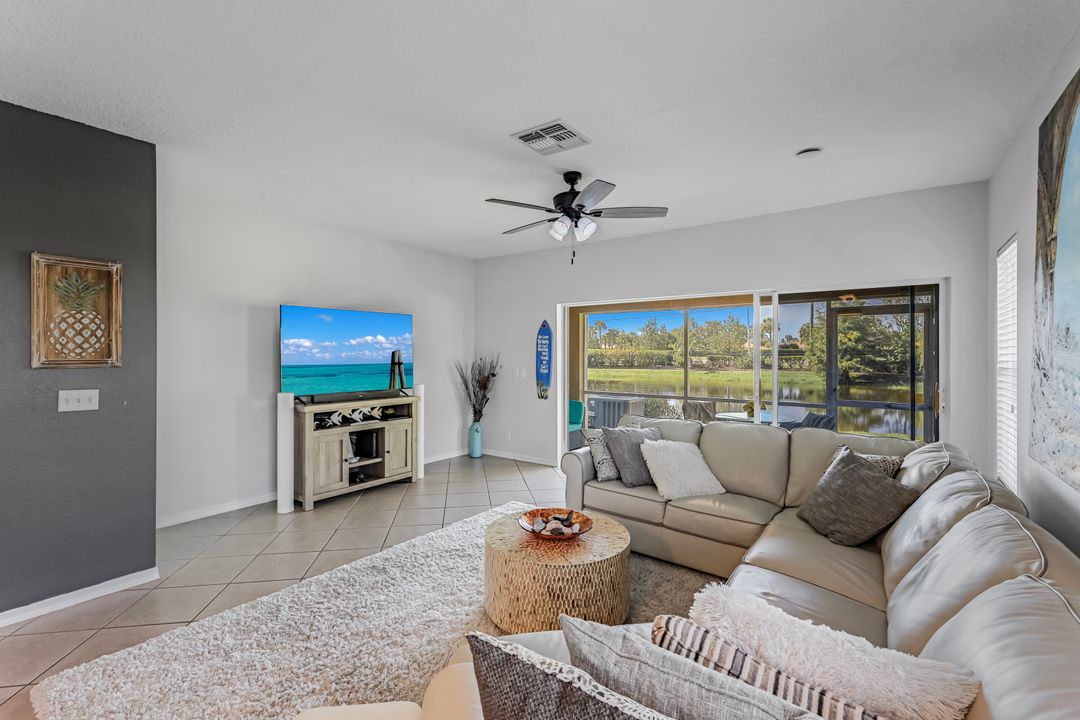 10026 Pacific Pines Ave, Fort Myers, FL 33966