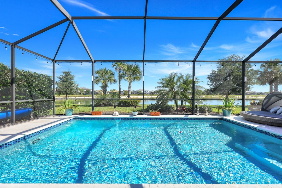 17476 Ashcomb Wy, Estero, FL 33928