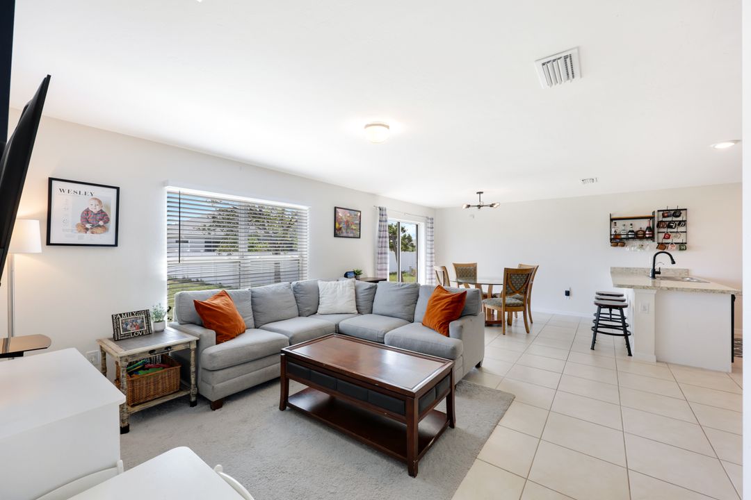 4424 NE 10th Ct, Cape Coral, FL 33909