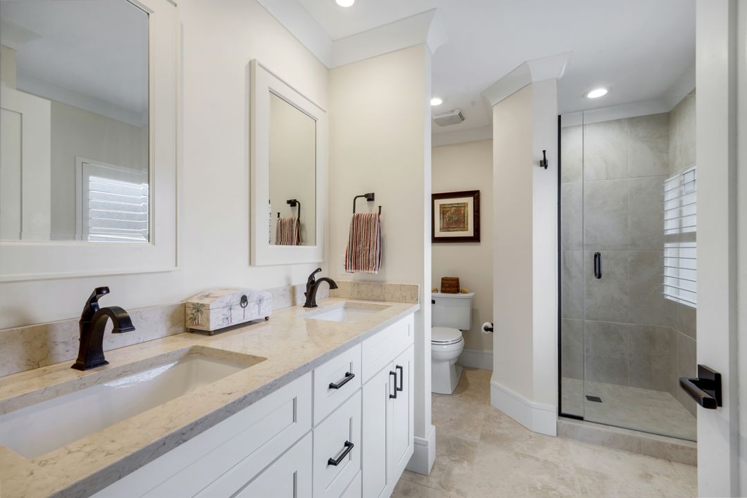 526 Lake Louise Cir #402, Naples, FL 34110