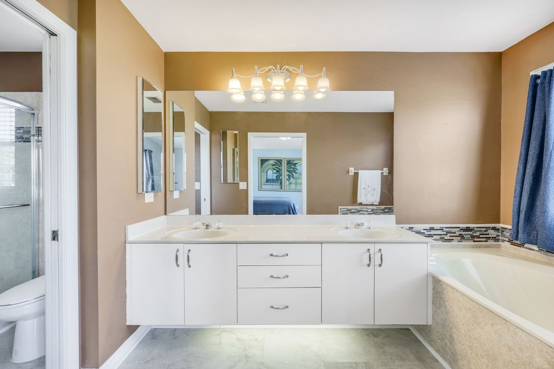 13760 Silver Lake Ct, Fort Myers, FL 33912