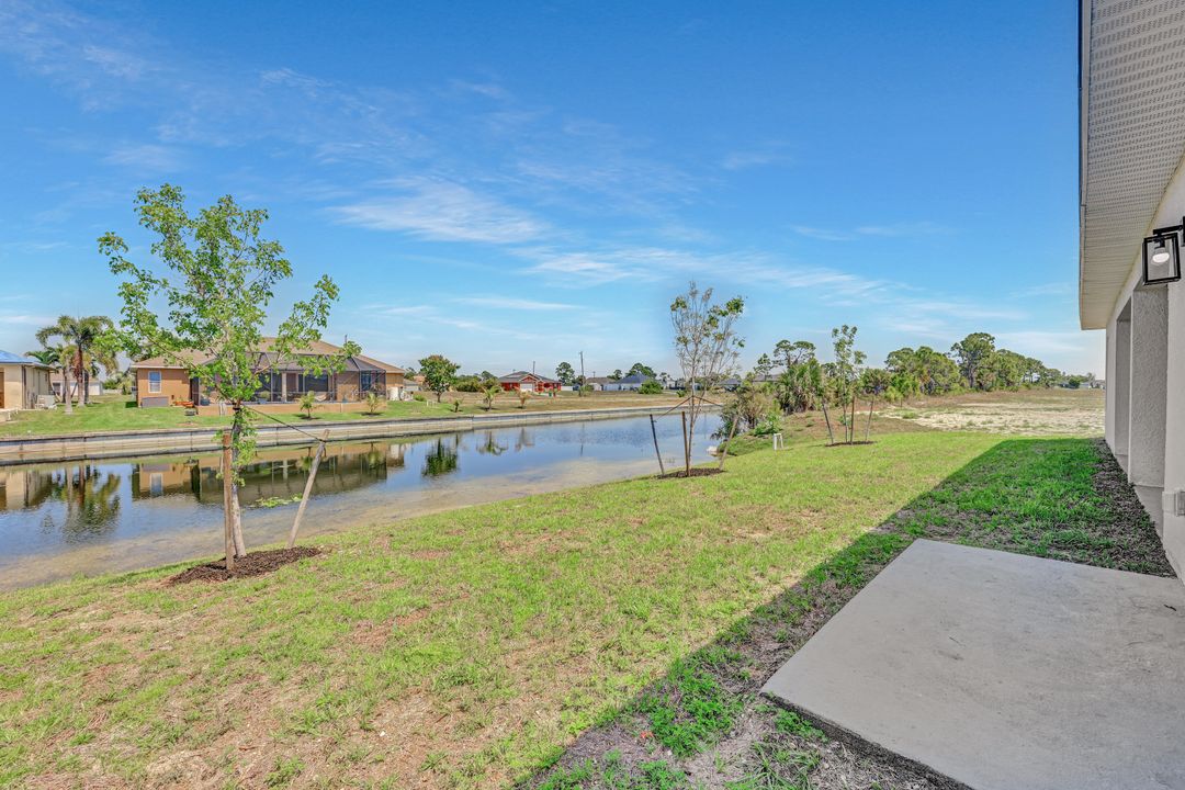 2821 NW 25th Ln, Cape Coral, FL 33993