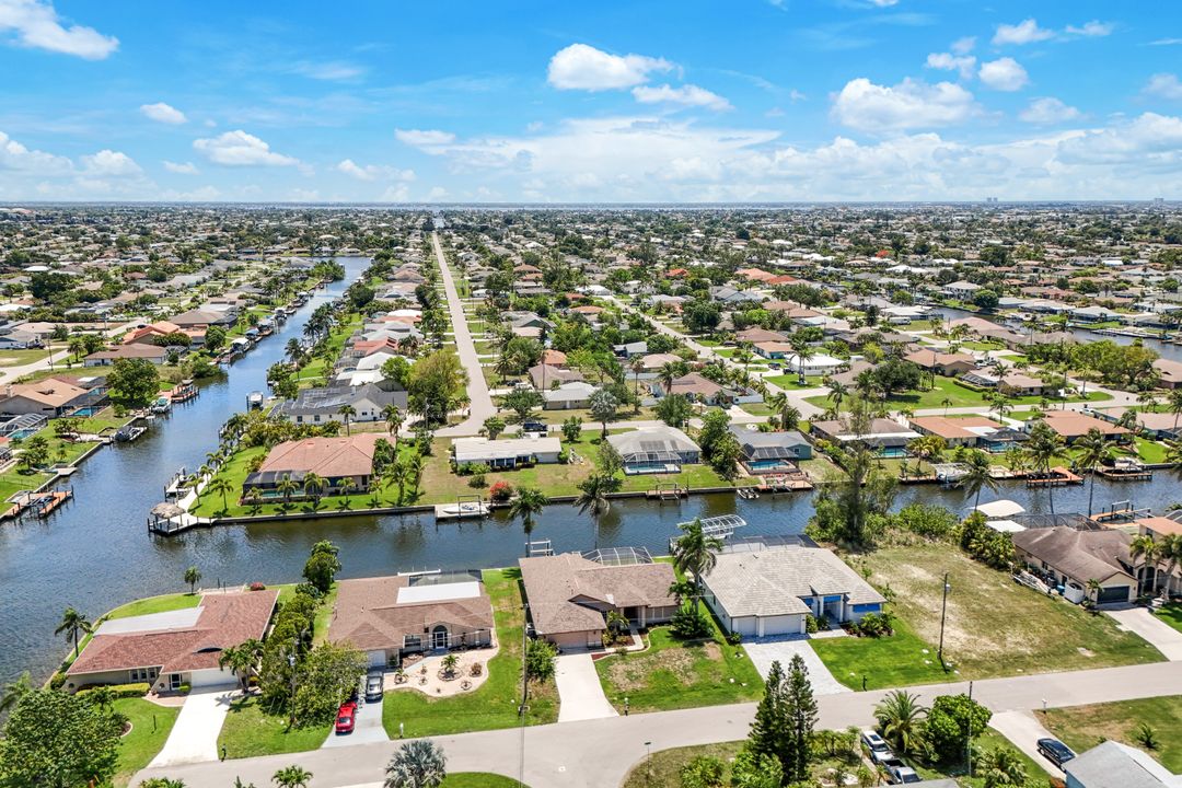 3209 SE 1st Ct, Cape Coral, FL 33904