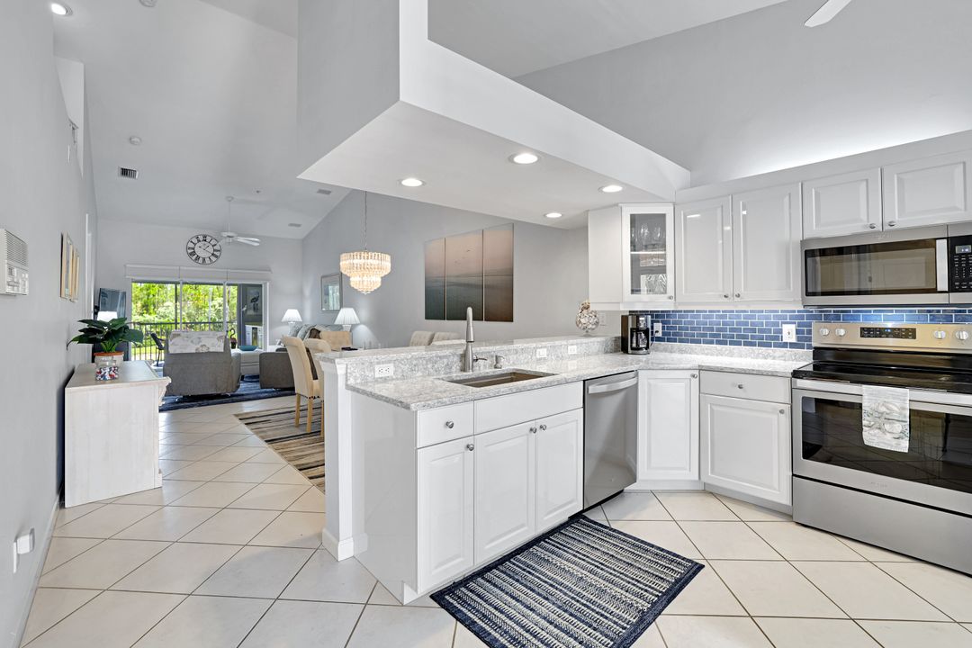 1940 Cascades Dr #8, Naples, FL 34112
