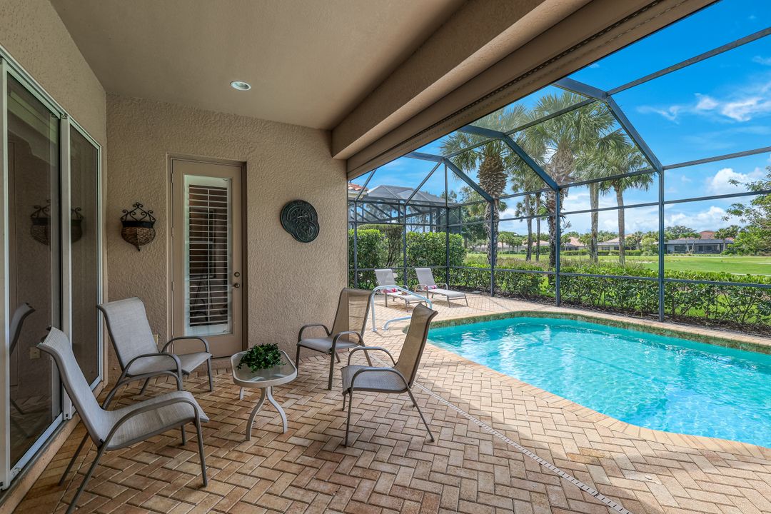 12118 Wicklow Ln, Naples, FL 34120