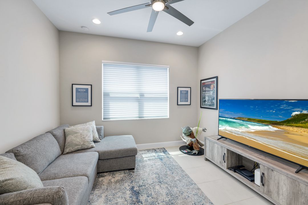 11855 Gardenia Ave, Naples, FL 34120