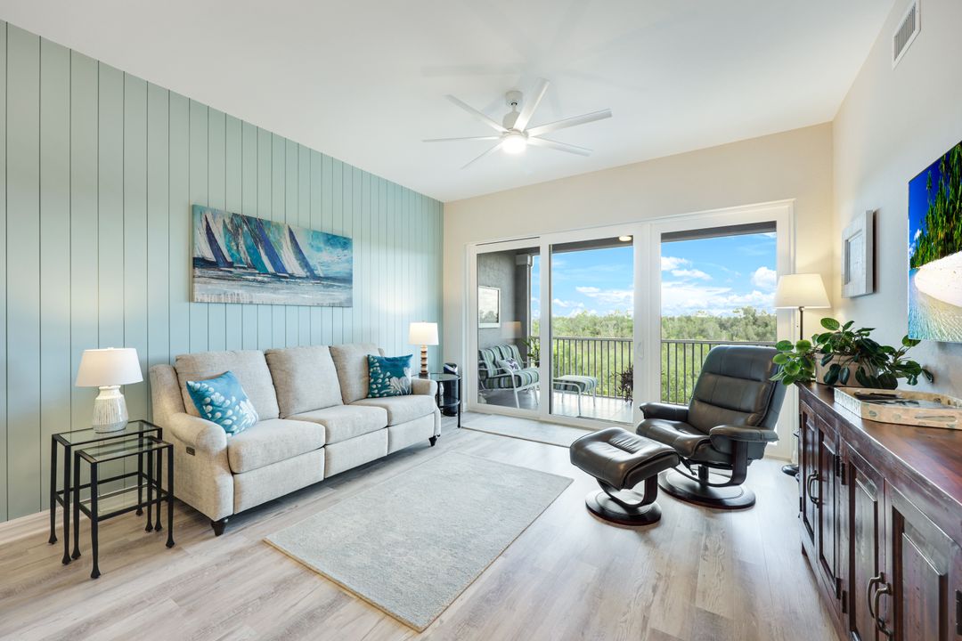 164 Indies Dr E #203, Naples, FL 34114