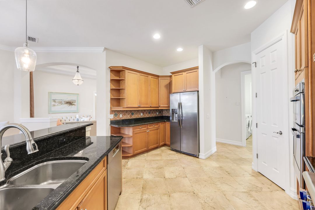 4963 Rustic Oaks Cir, Naples, FL 34105