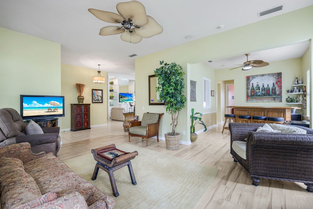 5855 Charlton Way, Naples, FL 34119