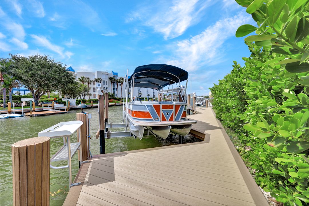 1200 Redwood Ct, Marco Island, FL 34145