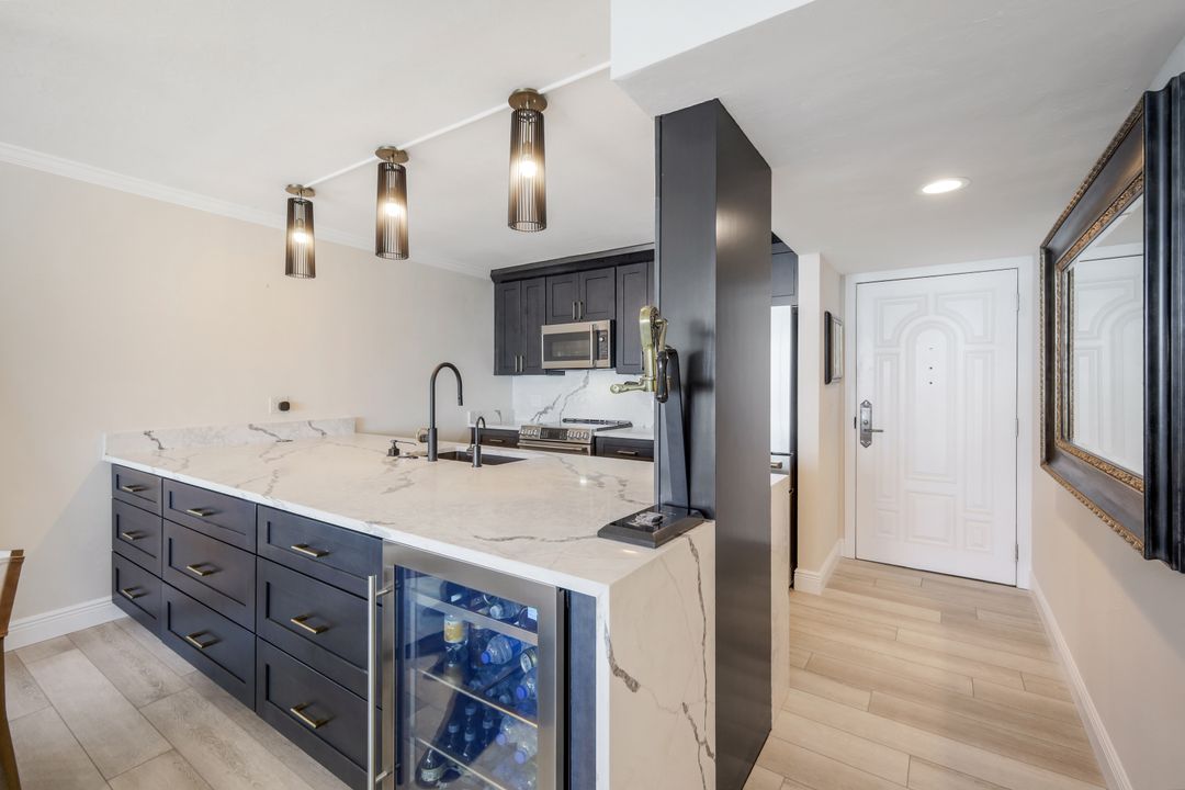 17080 Harbour Pointe Dr #12B, Fort Myers, FL 33908