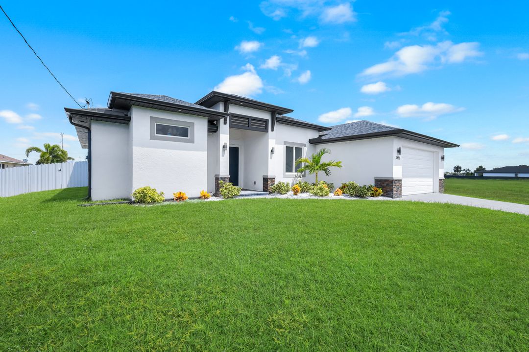 3923 NW 38th St, Cape Coral, FL 33993
