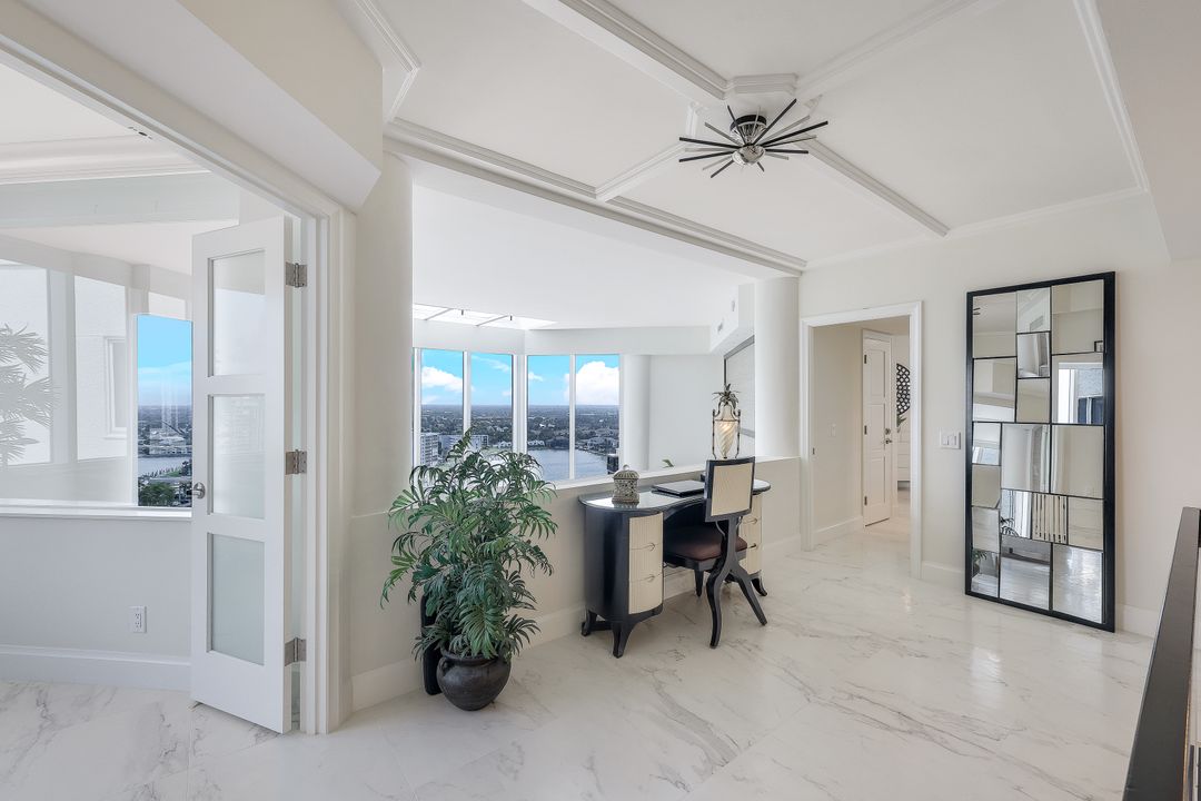 4041 Gulf Shore Blvd N #PH-6, Naples, FL 34103