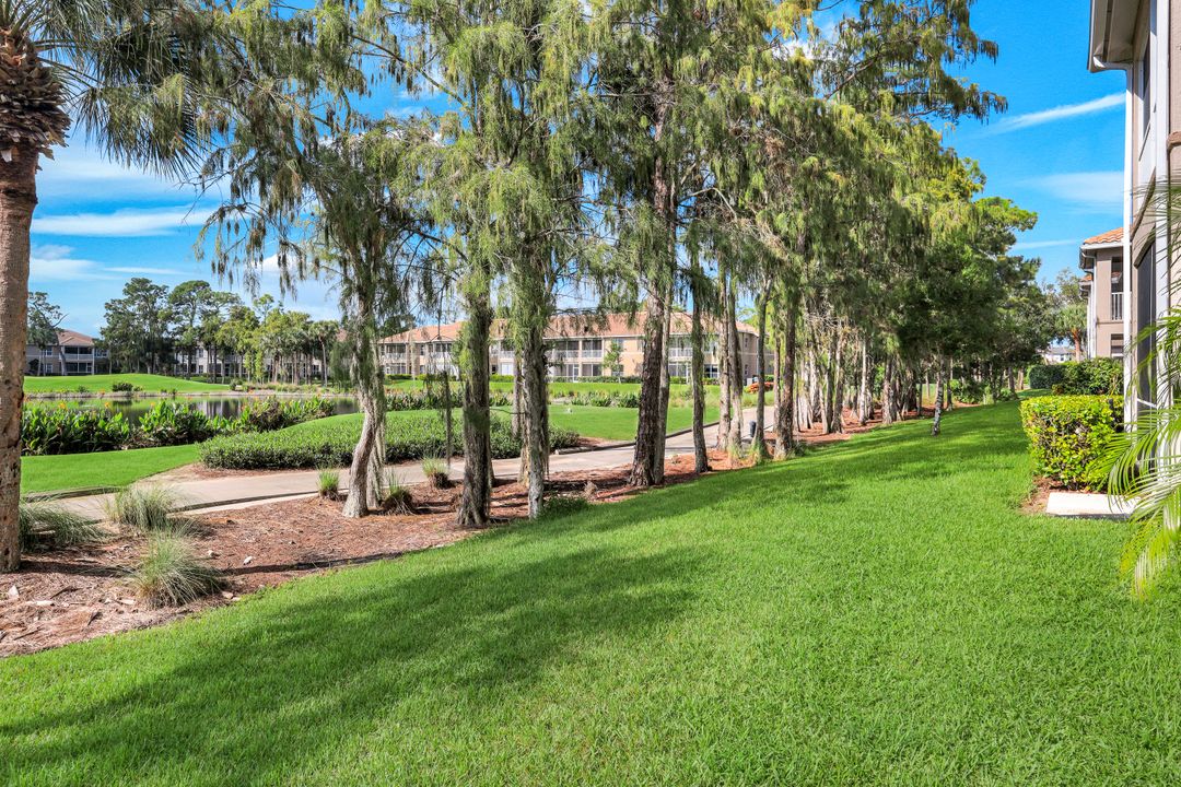 8470 Danbury Blvd #201, Naples, FL 34120