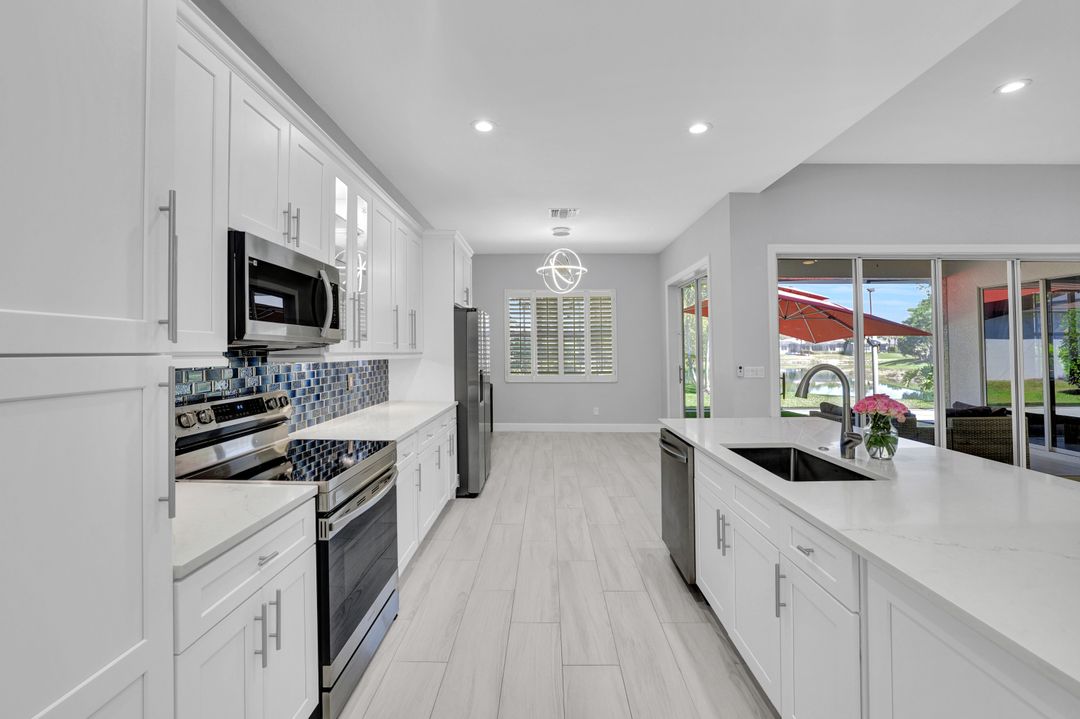 16143 Parque Ln, Naples, FL 34110