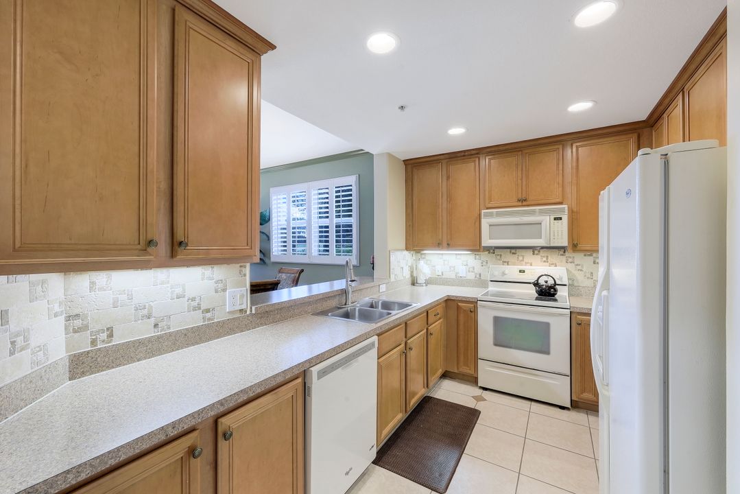 6816 Sterling Greens Dr #106, Naples, FL 34104