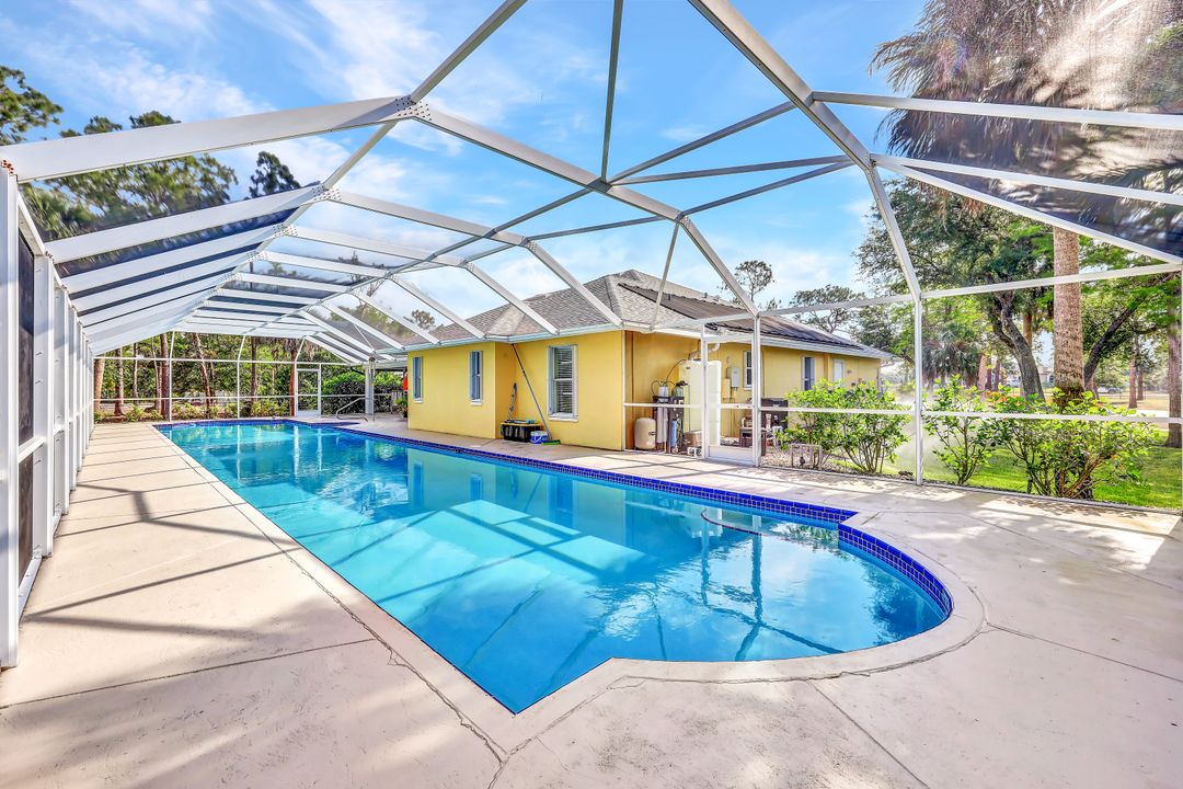 731 25th St SW, Naples, FL 34117